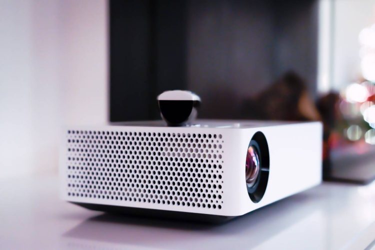 Cel mai bun videoproiector: 5 Recomandări și păreri
