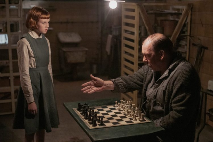 Bill Camp jucân rolul D-lui. Shaibel în The Queen’s Gambit