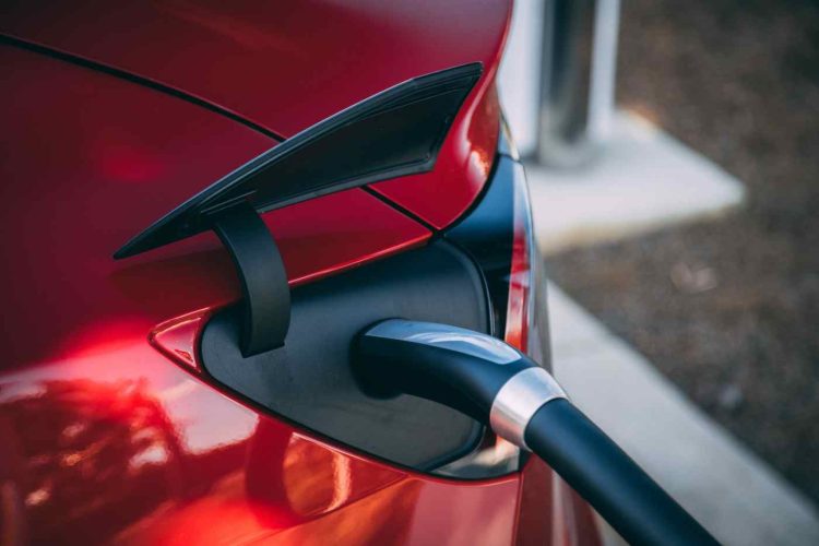 Mașinile electrice ale viitorului ar putea avea o autonomie de 1 milion de km cu noile baterii cuantice