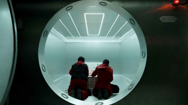 Money Heist, 2 bărbați într-un seif
