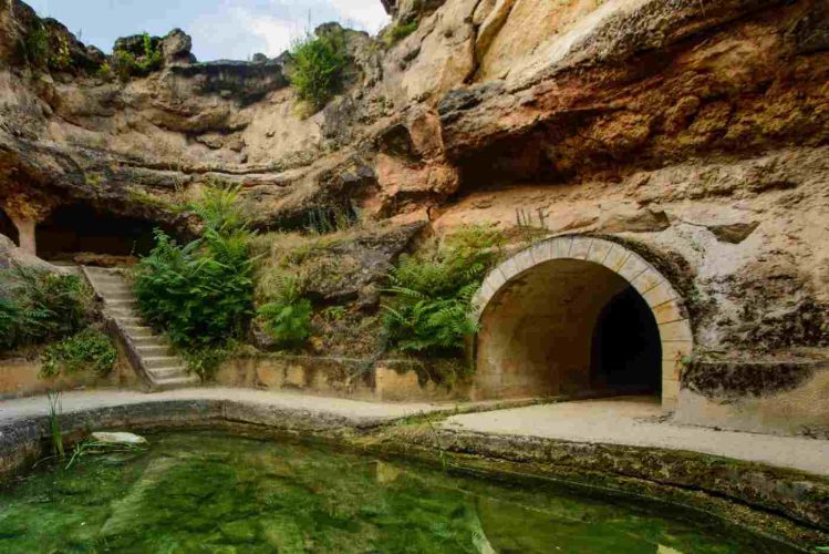 Băile Daco-Romane, este o stațiune balneoclimaterică permanentă situată la 18 km nord de Orăștie și 46 km nord-est de Municipiul Deva