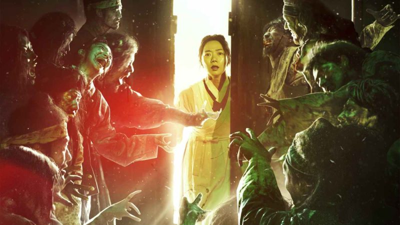Kingdom, o femeie speriată de zombi descoperiți într-o încăpere intunecoasă