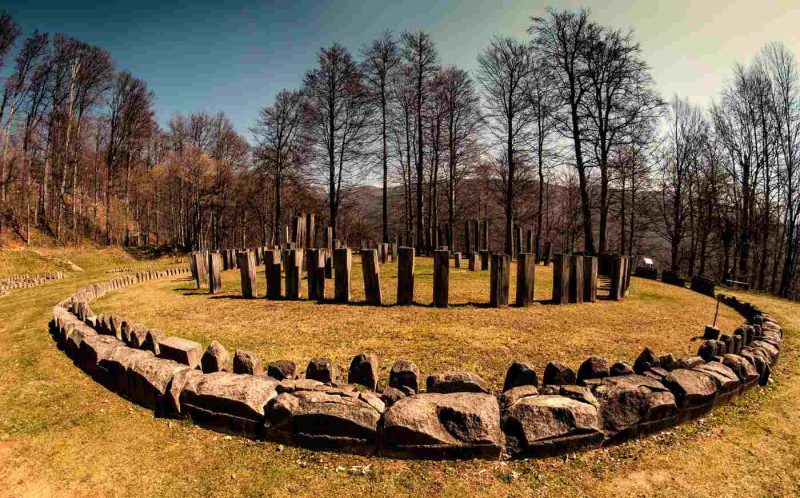 Sarmizegetusa Regia este situat în satul Grădiștea Muncelului din județul Hunedoara.