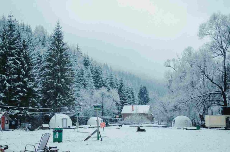 Fain Glamping, poză pe fundal de iarnă