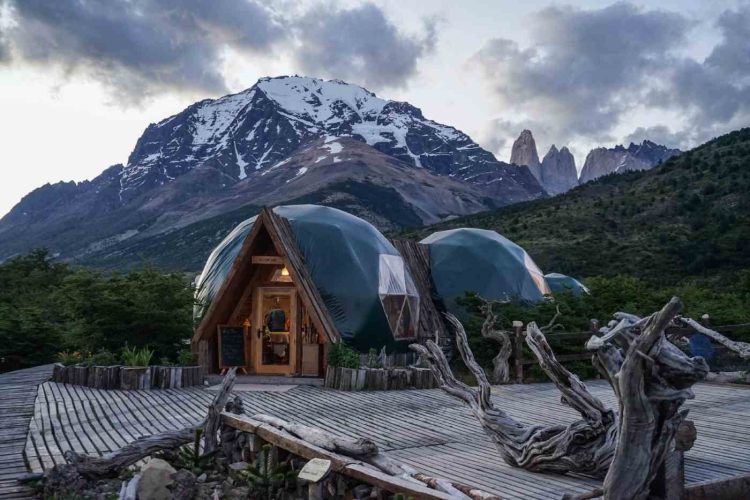 Glamping România. Top 9 locații de glamping din țară pe care trebuie să le vizitezi