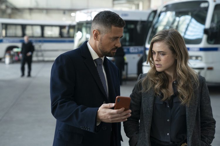 J.R. Ramirez, Melissa Roxburgh din serialul Manifest