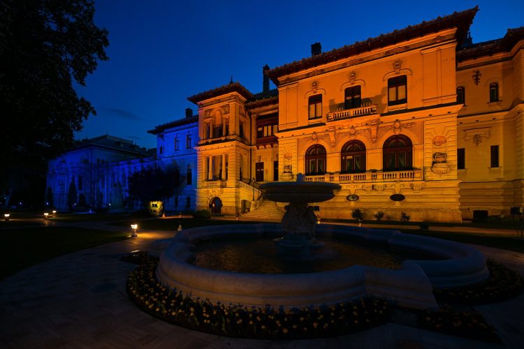 Palatul Cotroceni noaptea