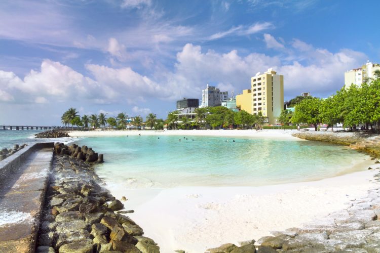 Plajă Artificială Maldive are formă de semilună