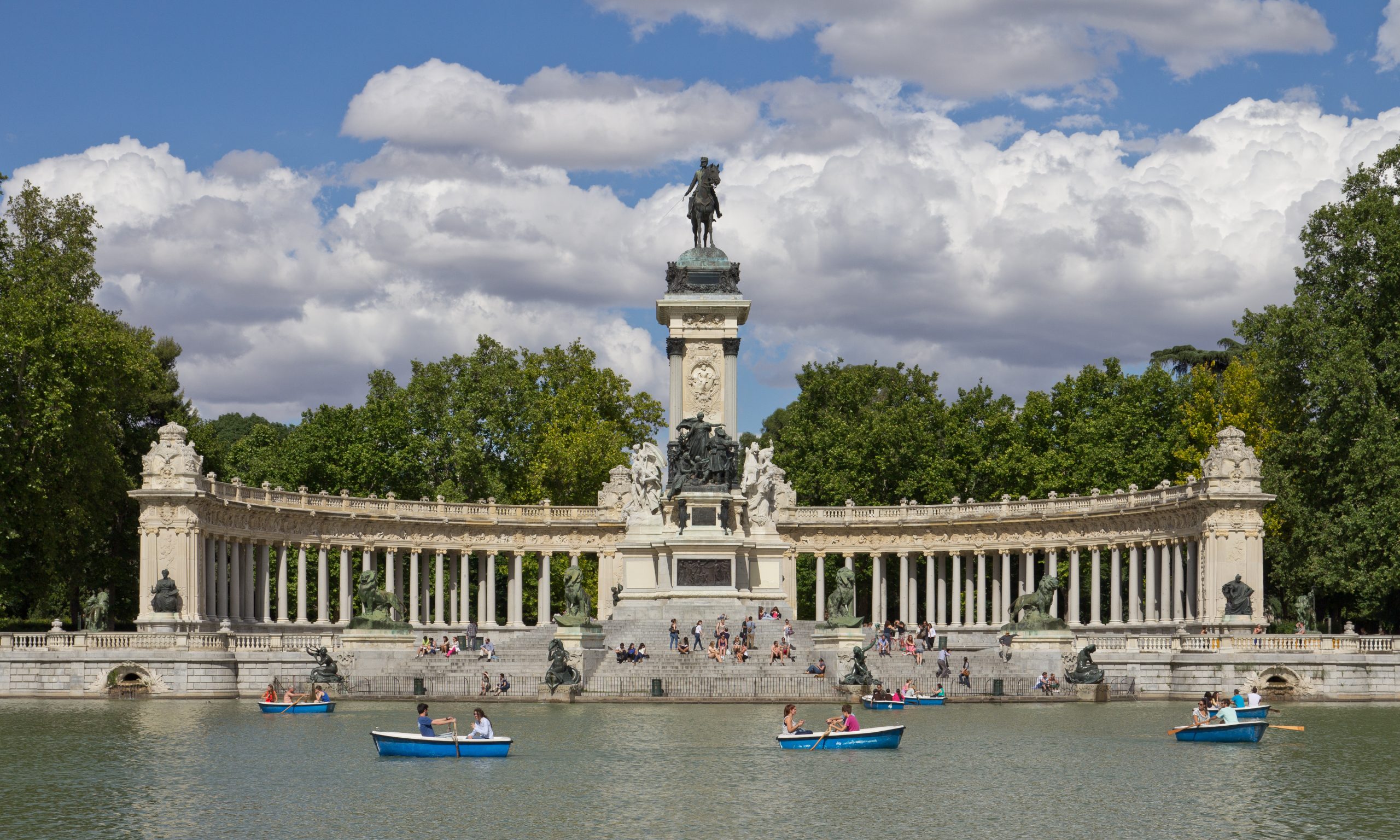 Colț de natură Parcul el Retiro - obiective turistice Madrid.