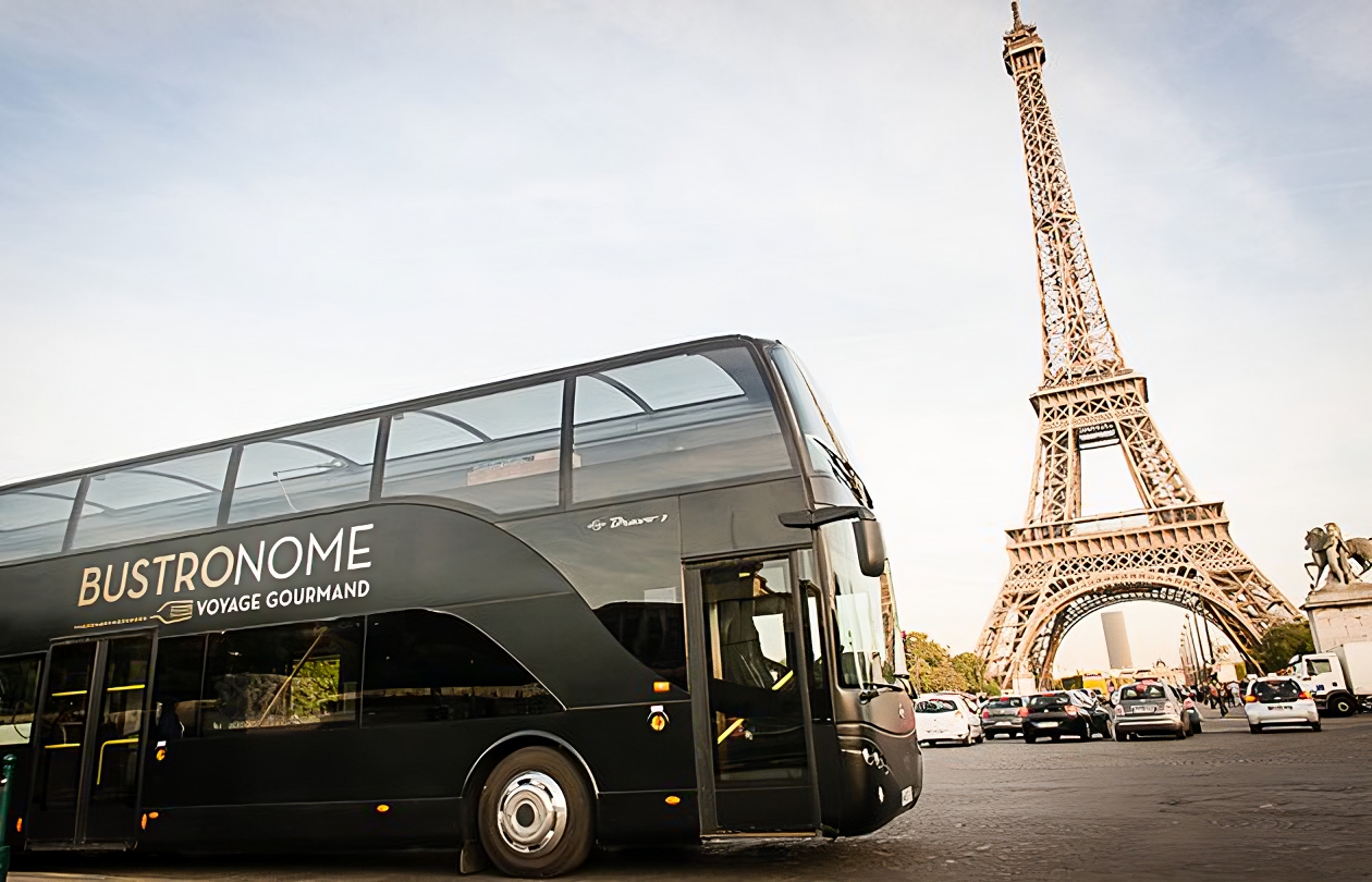 Restaurant autobuz Bustronome Turnul Eiffel.