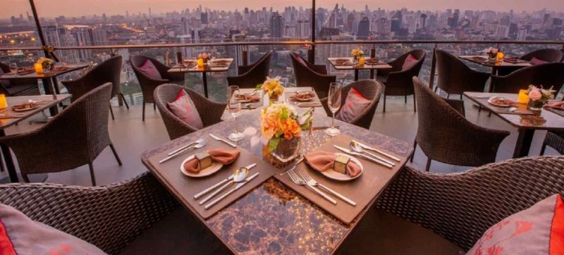 11 restaurante la înălțime în București de unde poți admira orașul Restaurante la înălțime în București